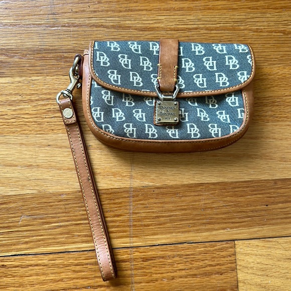 Vintage Dooney & Bourke wrislet